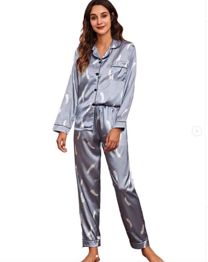 بيجامة نسائية