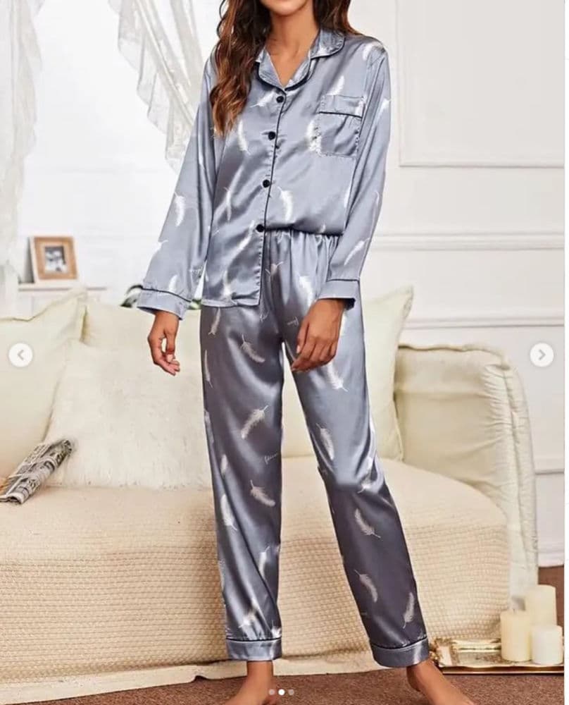 بيجامة نسائية