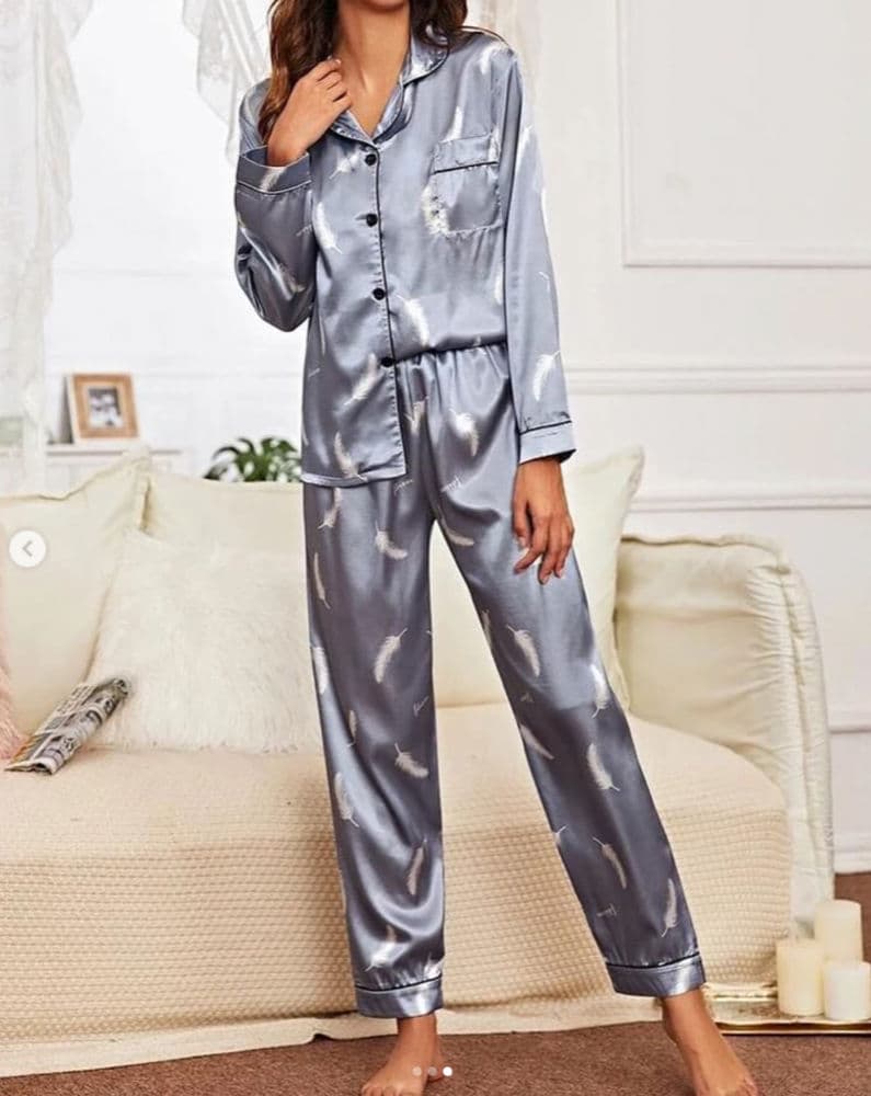 بيجامة نسائية